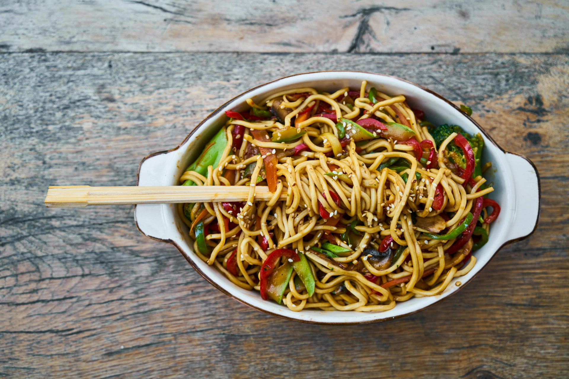 A picture of noodles in a bowl.